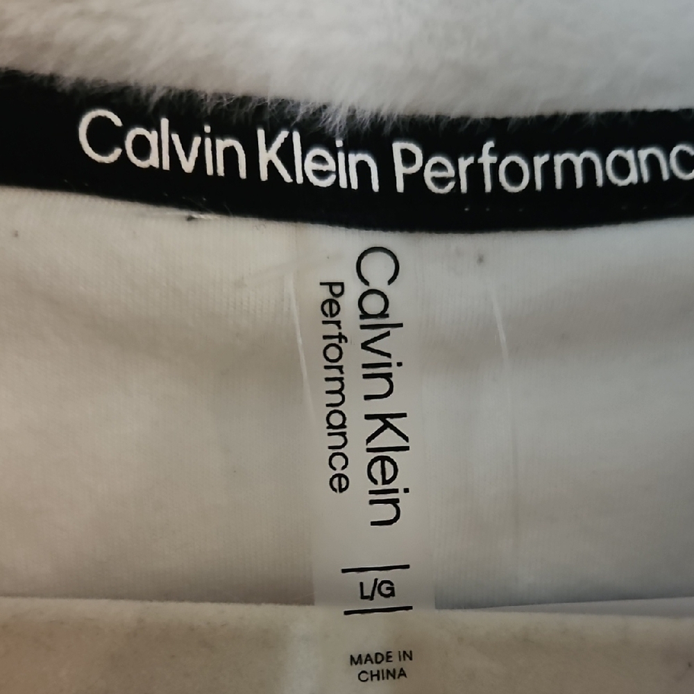 Calvin Klein White Fleece with Black Accents - Picture 4 of 4
